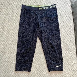 Nike Pro Combat dri-fit compression women’s capri cropped printed leggings